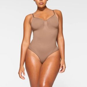 SKIMS shapewear sculpting bodysuit size 4x/5x PLUS SIZE